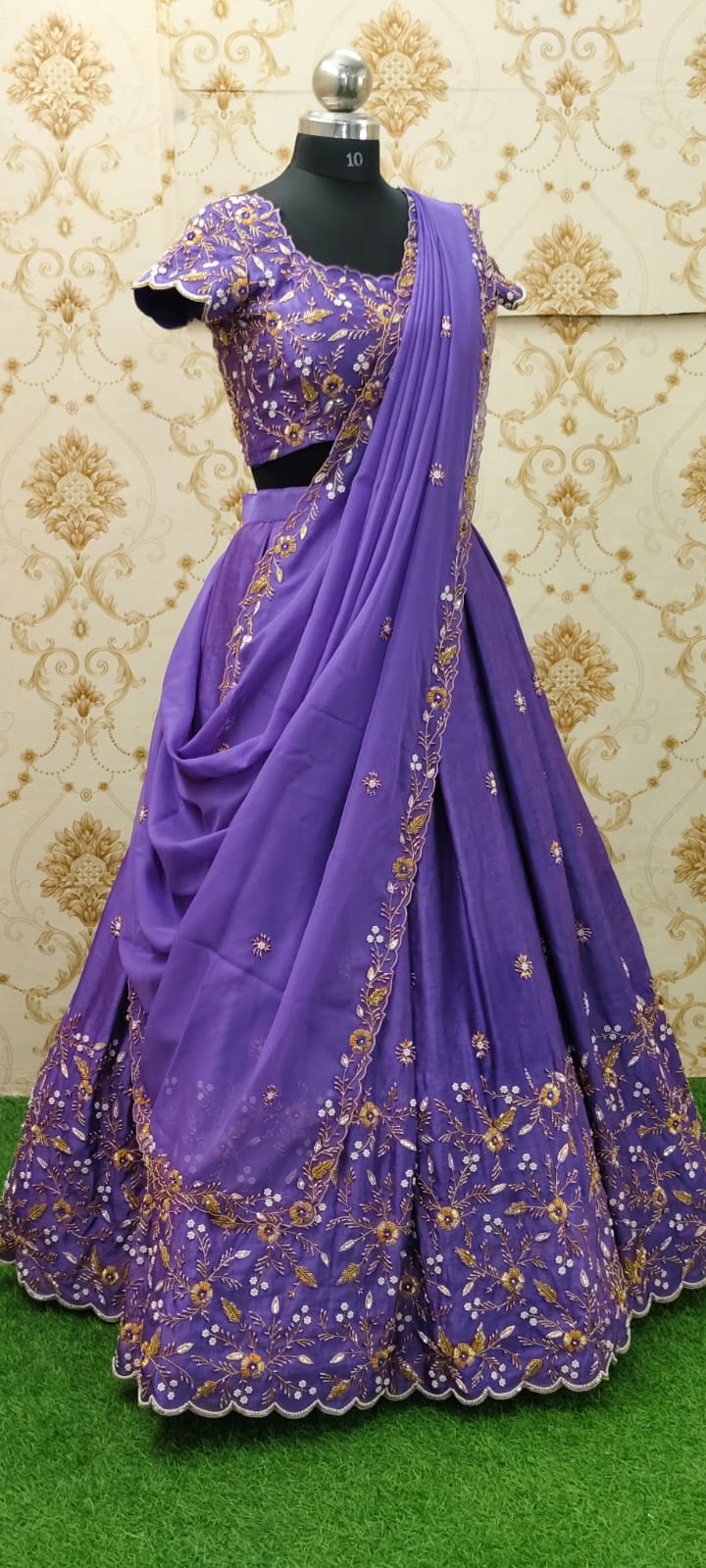 Zaree Brand Women fashion Bridal lenin raw silk Lehenga.